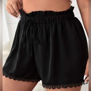 Knot front frill trim shorts -black Size 2XL